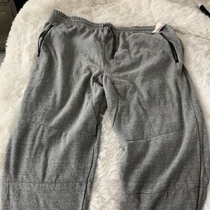 🏃🏼‍♂️💪🏻Brand new never worn Men’s grey joggers